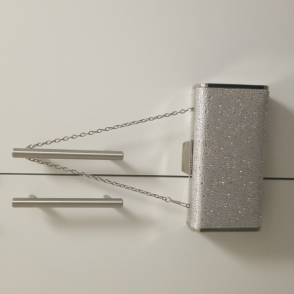 Clutch by Le Chateau - Picture 4 of 4